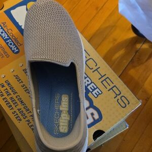 Skechers Womans Like NEW Hands Free  Slip-On Sneaker in Light Taupe